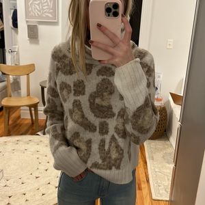 Cozy cozy cozy sweater 🤍🤍